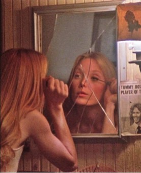 Carrie 1976- Mirror Makeup Mirror - Sissy Spacek