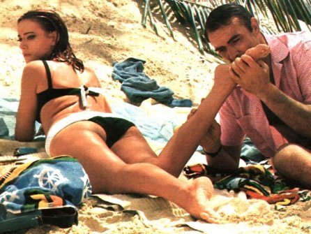claudine-auger-domino-thunderball-hot-sean-connery-2