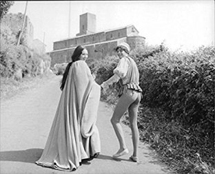 The Eye of Faith Vintage Blog Shop- Style Inspiration- Romeo and Juliet- Olivia Hussey Leonard Whiting - 1967 1968 Zefferilli Film- Romeo Style Fashion 3